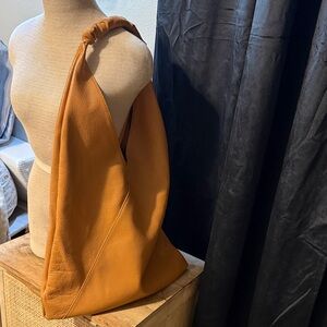 Marlon Elegant Tan Leather Shoulder Bag